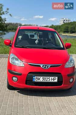 Хэтчбек Hyundai i10 2009 в 