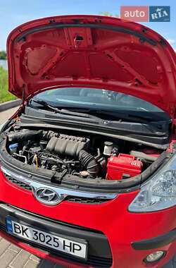 Хэтчбек Hyundai i10 2009 в 