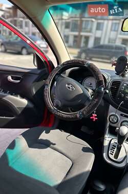 Хэтчбек Hyundai i10 2009 в 
