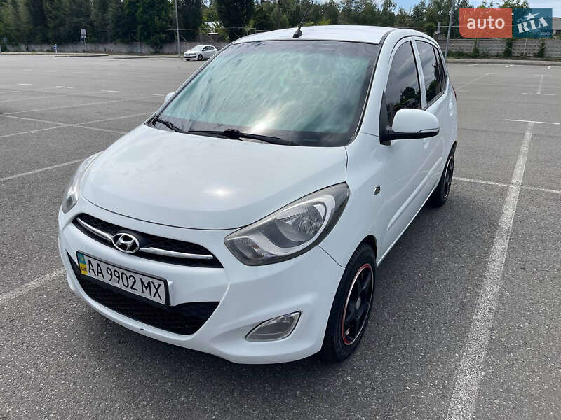 Хэтчбек Hyundai i10 2013 в 