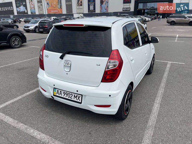 Хэтчбек Hyundai i10 2013 в Киеве