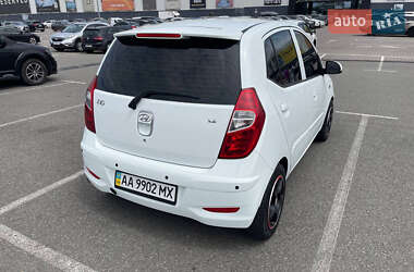 Хэтчбек Hyundai i10 2013 в 
