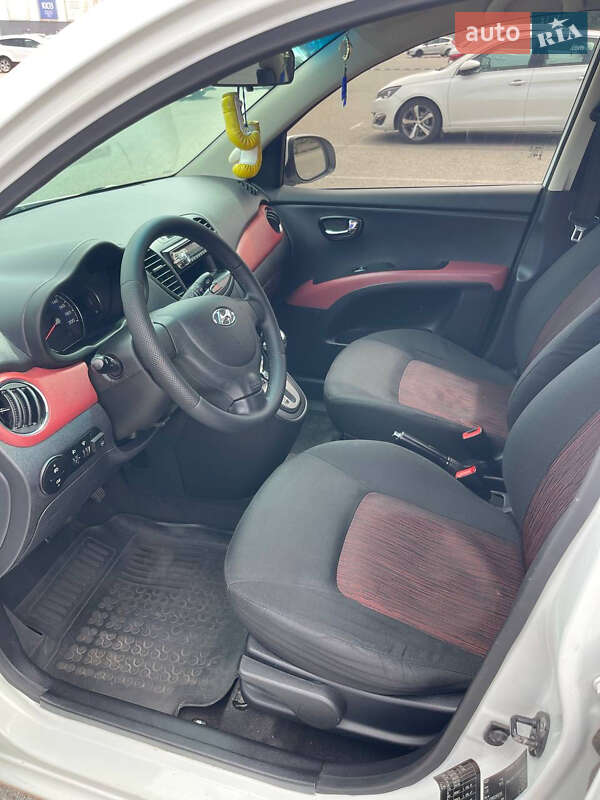 Хэтчбек Hyundai i10 2013 в Киеве