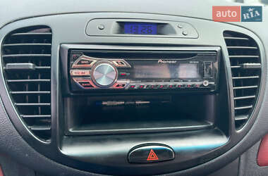 Хэтчбек Hyundai i10 2013 в 