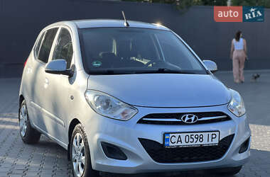 Хэтчбек Hyundai i10 2012 в 