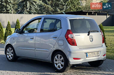 Хэтчбек Hyundai i10 2012 в 