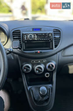 Хэтчбек Hyundai i10 2012 в 