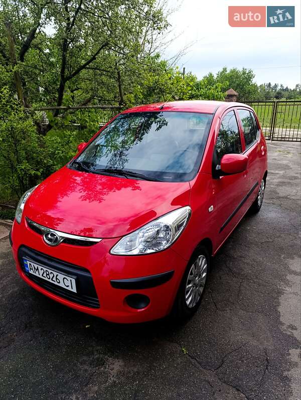 Хэтчбек Hyundai i10 2010 в Житомире