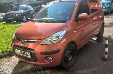 Хэтчбек Hyundai i10 2010 в Чернигове