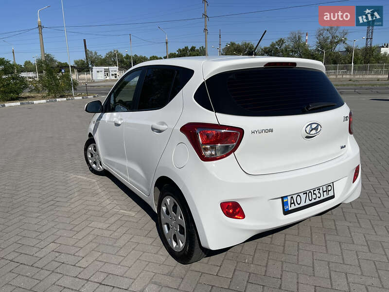 Хетчбек Hyundai i10 2014 в Запоріжжі