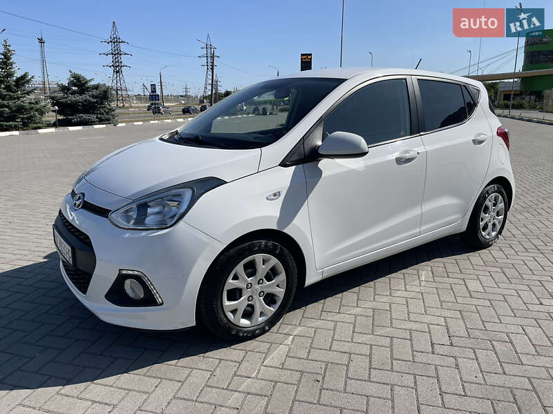 Хетчбек Hyundai i10 2014 в Запоріжжі
