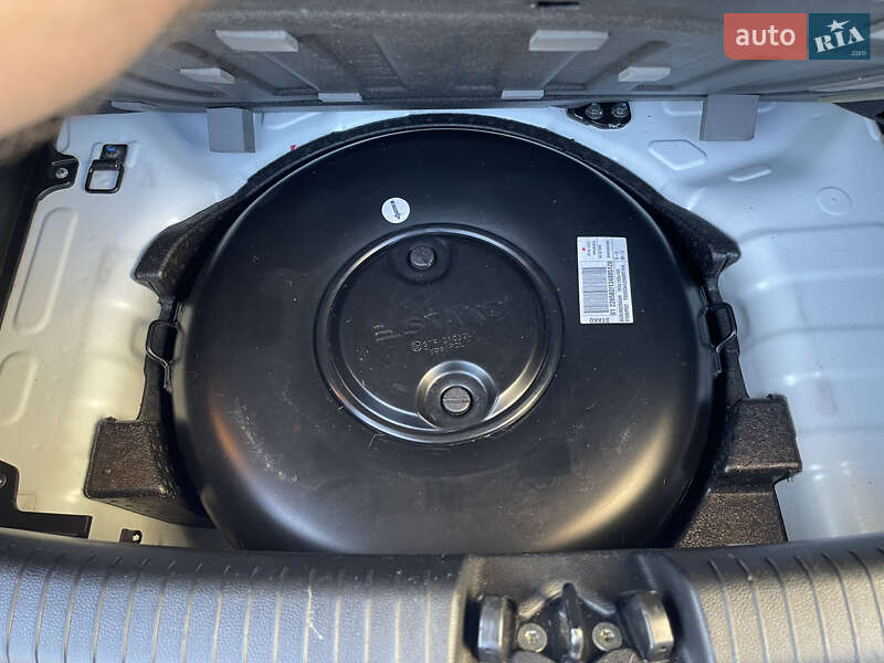 Хетчбек Hyundai i10 2014 в Запоріжжі
