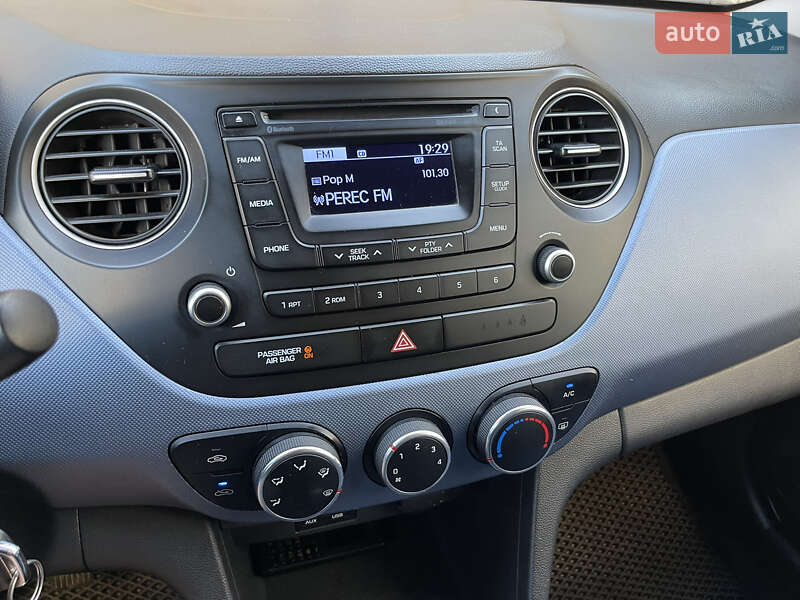 Хетчбек Hyundai i10 2014 в Запоріжжі