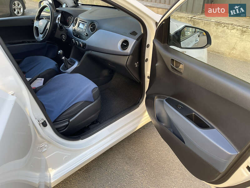Хетчбек Hyundai i10 2014 в Запоріжжі