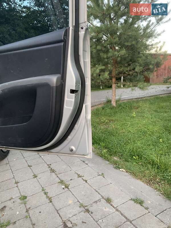 Хэтчбек Hyundai i10 2012 в Львове фото 9 Хэтчбек Hyundai i10 2012 в Львове