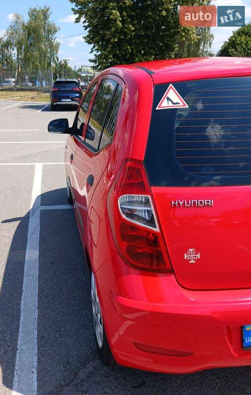 Хэтчбек Hyundai i10 2011 в Житомире