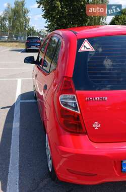 Хэтчбек Hyundai i10 2011 в 