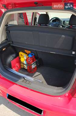 Хэтчбек Hyundai i10 2011 в 