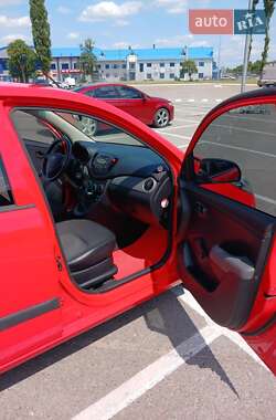 Хэтчбек Hyundai i10 2011 в 