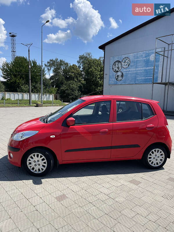 Хетчбек Hyundai i10 2008 в Володимирі