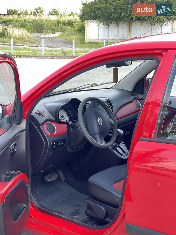Хетчбек Hyundai i10 2008 в Володимирі