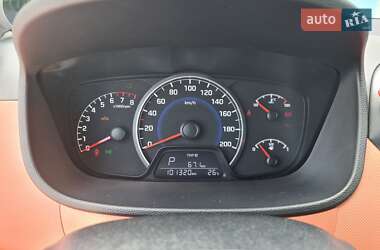 Хэтчбек Hyundai i10 2014 в 