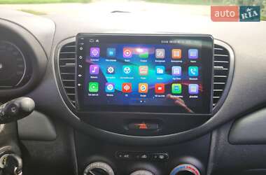 Хэтчбек Hyundai i10 2013 в 