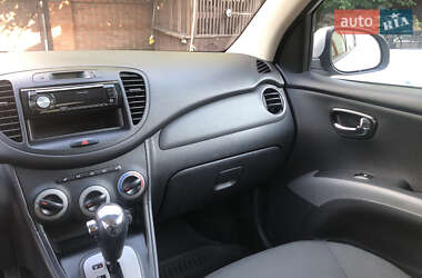 Хэтчбек Hyundai i10 2013 в 