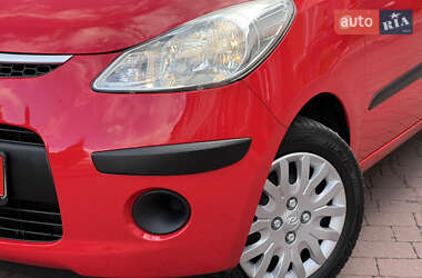 Хэтчбек Hyundai i10 2010 в 