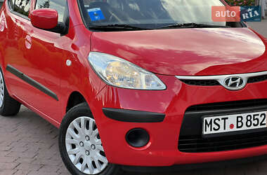Хэтчбек Hyundai i10 2010 в 