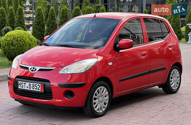 Хэтчбек Hyundai i10 2010 в 