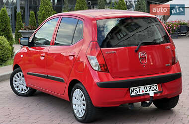 Хэтчбек Hyundai i10 2010 в 