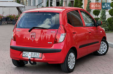 Хэтчбек Hyundai i10 2010 в 