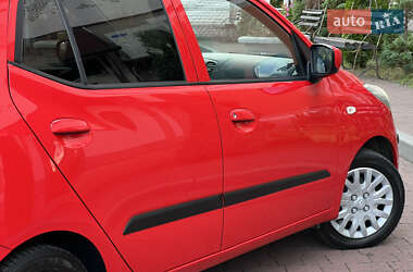 Хэтчбек Hyundai i10 2010 в 
