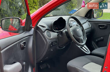Хэтчбек Hyundai i10 2010 в 