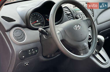 Хэтчбек Hyundai i10 2010 в 