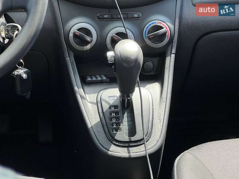 Хэтчбек Hyundai i10 2013 в Софиевской Борщаговке