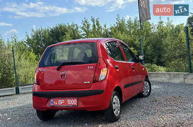Хэтчбек Hyundai i10 2009 в 