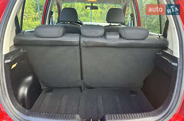 Хэтчбек Hyundai i10 2009 в 