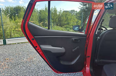 Хэтчбек Hyundai i10 2009 в 