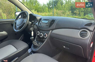 Хэтчбек Hyundai i10 2009 в 