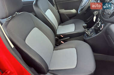 Хэтчбек Hyundai i10 2009 в 