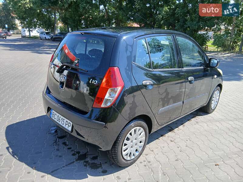 Хэтчбек Hyundai i10 2009 в Львове