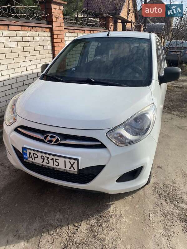 Хэтчбек Hyundai i10 2011 в 