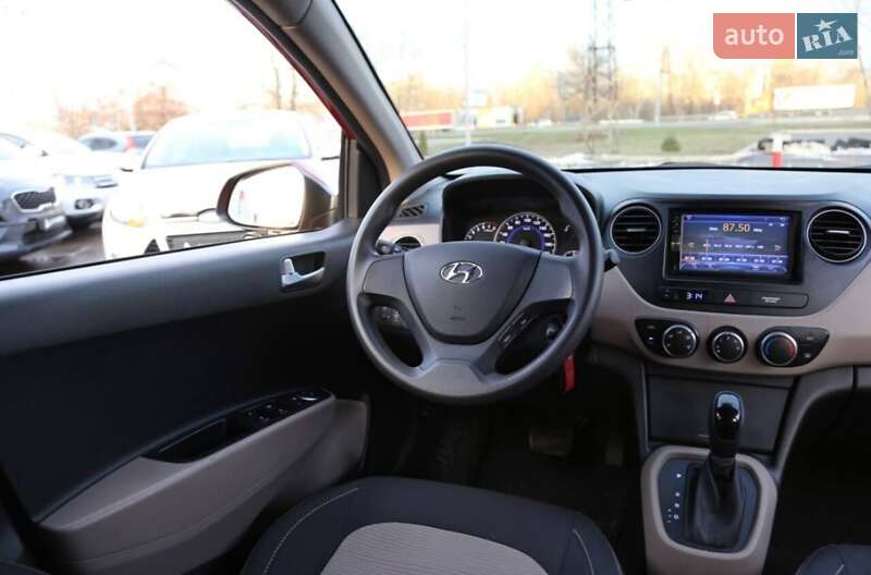 Хэтчбек Hyundai i10 2015 в Киеве