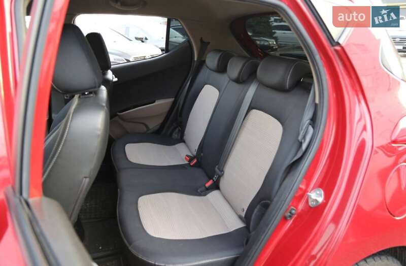 Хэтчбек Hyundai i10 2015 в Киеве