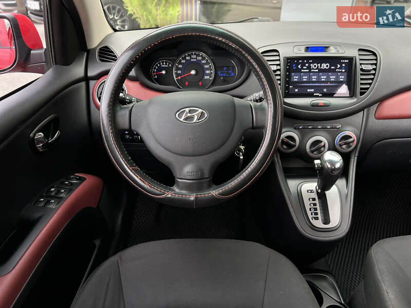 Хэтчбек Hyundai i10 2013 в Одессе