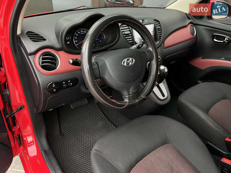 Хэтчбек Hyundai i10 2013 в Одессе