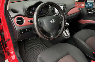 Хэтчбек Hyundai i10 2013 в 