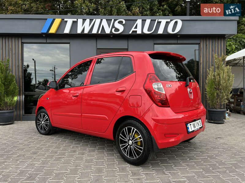 Хэтчбек Hyundai i10 2013 в Одессе